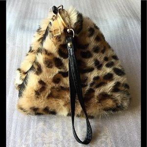 PYRAMID Shape LEOPARD Faux FUR Wristlet BAG
